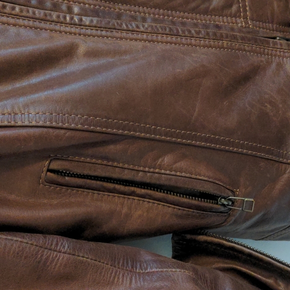 COPY - Danier fitted moto leather jacket - Picture 5 of 8